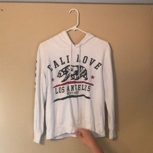 Thin sweatshirt great for end of the summer time